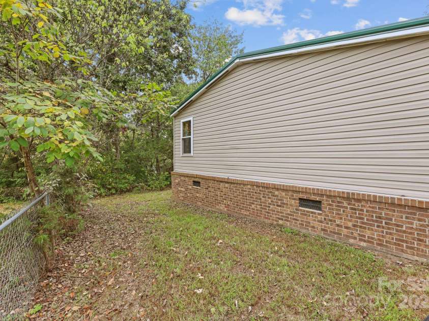 6600 Clara Circle, Concord, NC 28025.  MLS# CAR4306913, YatesRealty ID 599. 