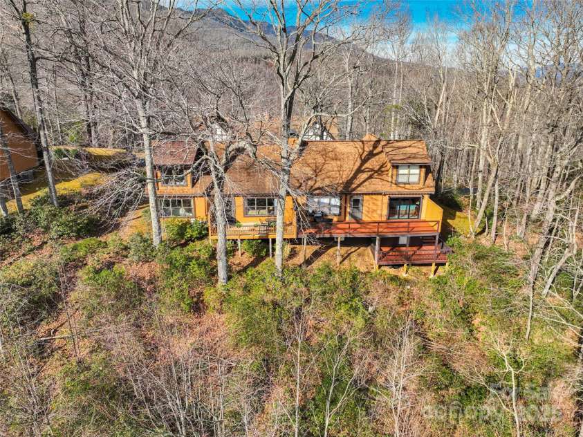 383 Overlook Drive, Burnsville, NC 28714.  MLS# CAR4331299, YatesRealty ID 5990. 