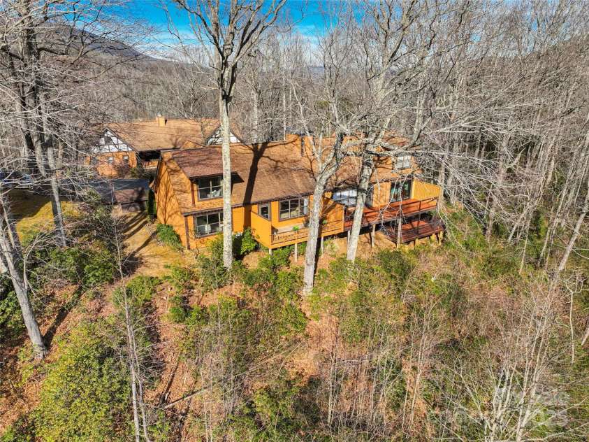 383 Overlook Drive, Burnsville, NC 28714.  MLS# CAR4331299, YatesRealty ID 5990. 