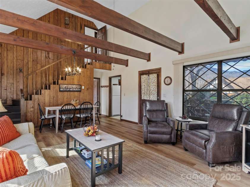 383 Overlook Drive, Burnsville, NC 28714.  MLS# CAR4331299, YatesRealty ID 5990. 