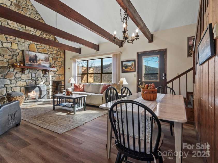383 Overlook Drive, Burnsville, NC 28714.  MLS# CAR4331299, YatesRealty ID 5990. 
