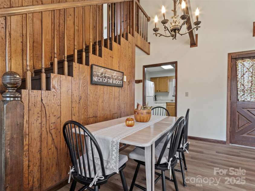 383 Overlook Drive, Burnsville, NC 28714.  MLS# CAR4331299, YatesRealty ID 5990. 