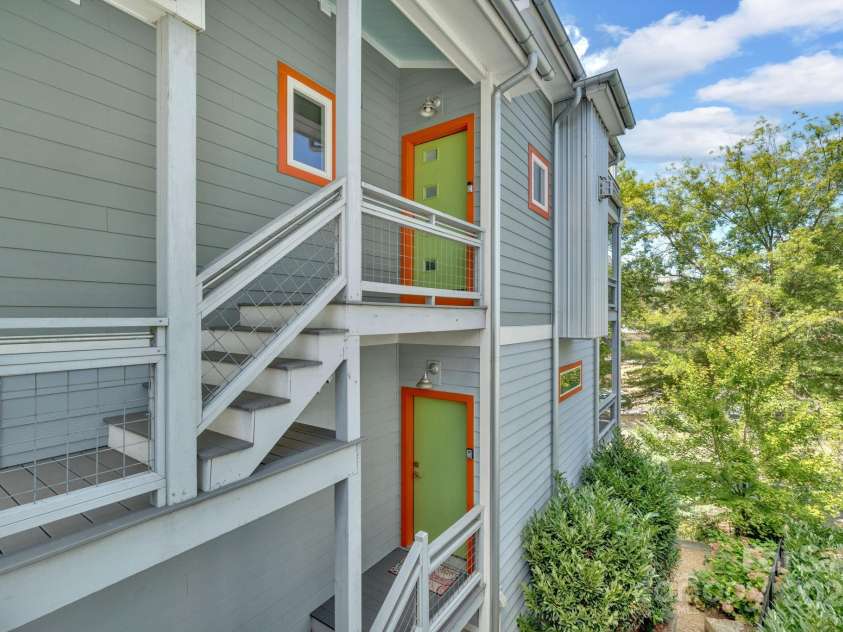 8 Birdhouse Row, Asheville, NC 28801.  MLS# CAR4301832, YatesRealty ID 5990. 