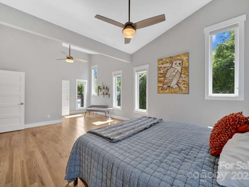 8 Birdhouse Row, Asheville, NC 28801.  MLS# CAR4301832, YatesRealty ID 5990. 