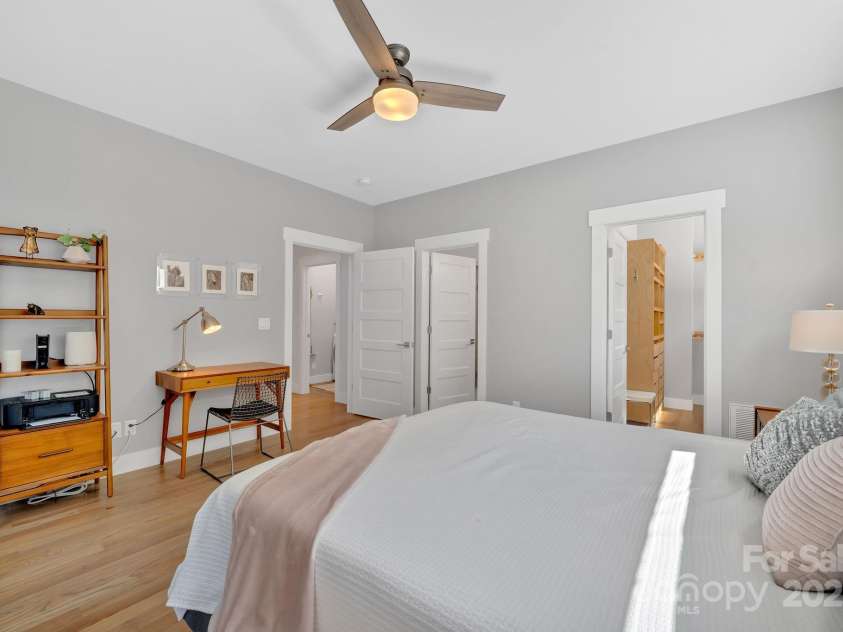 8 Birdhouse Row, Asheville, NC 28801.  MLS# CAR4301832, YatesRealty ID 5990. 