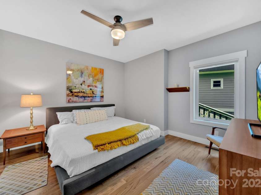 8 Birdhouse Row, Asheville, NC 28801.  MLS# CAR4301832, YatesRealty ID 5990. 