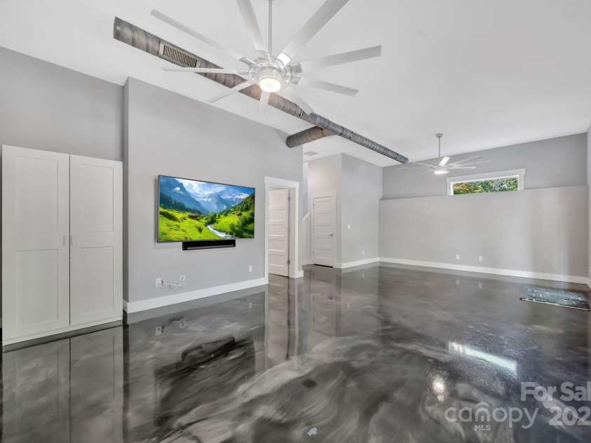 8 Birdhouse Row, Asheville, NC 28801.  MLS# CAR4301832, YatesRealty ID 5990. 