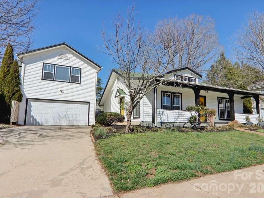 3 Rosemont Court, Asheville, NC 28803.  MLS# CAR4357570, YatesRealty ID 5991.  Front View II