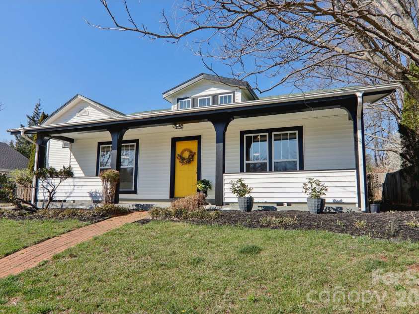3 Rosemont Court, Asheville, NC 28803.  MLS# CAR4357570, YatesRealty ID 5991.  Front View III