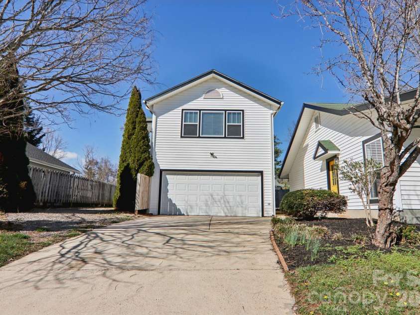 3 Rosemont Court, Asheville, NC 28803.  MLS# CAR4357570, YatesRealty ID 5991.  Side Front View