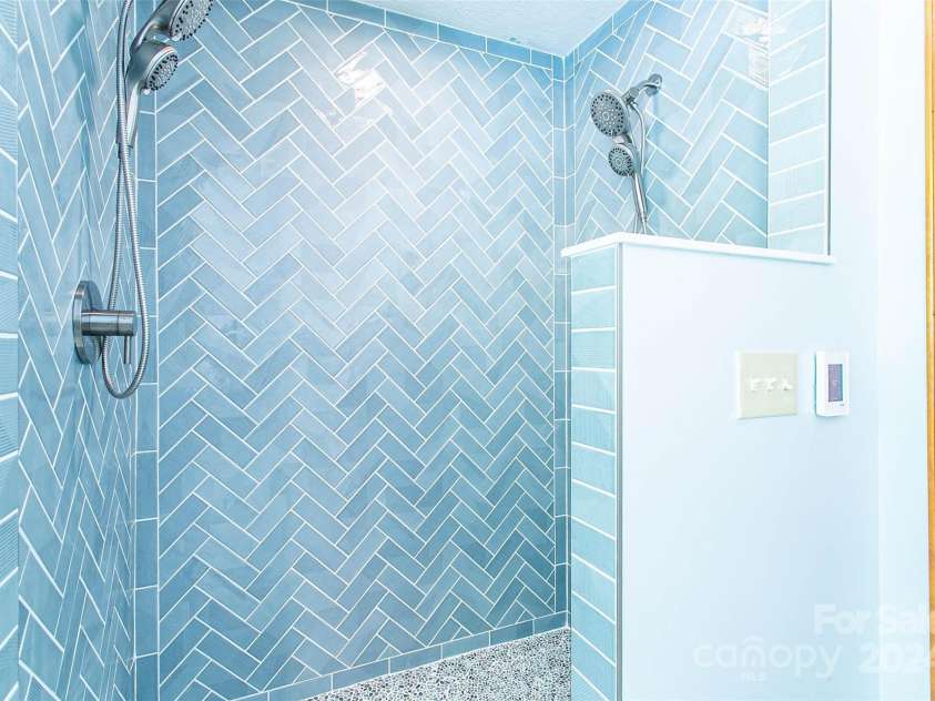 7180 Meadow Fork Road, Hot Springs, NC 28743.  MLS# CAR4184401, YatesRealty ID 5991. Owner Bath