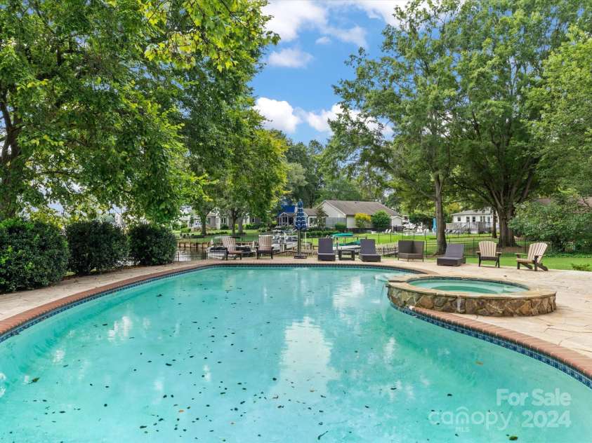 18032 Nantz Road, Cornelius, NC 28031.  MLS# CAR4184346, YatesRealty ID 5992. Pool
