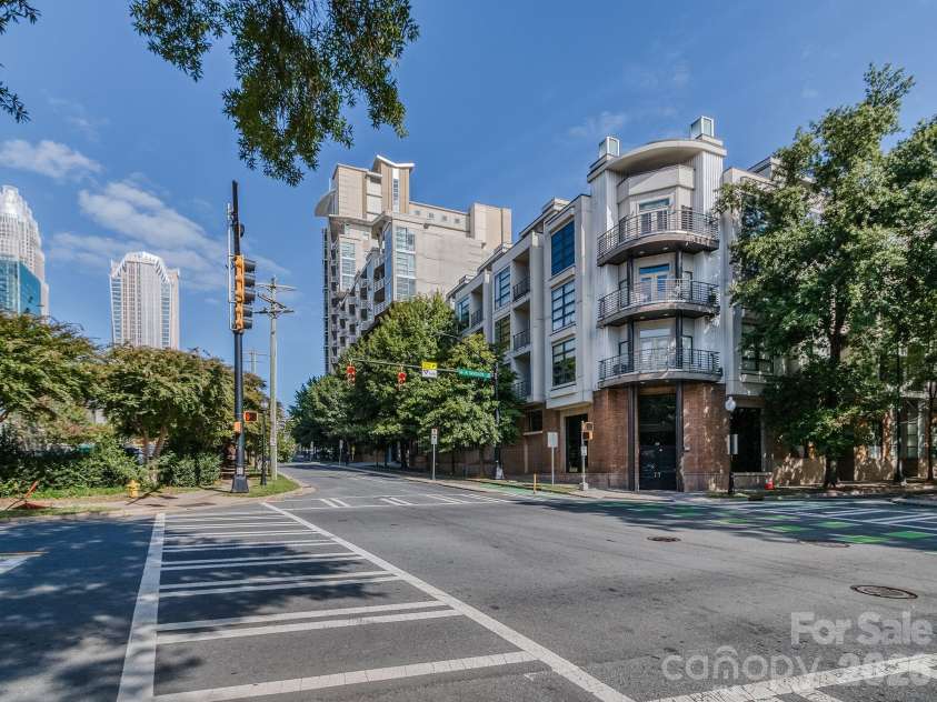 525 Sixth Street, Charlotte, NC 28202.  MLS# CAR4302449, YatesRealty ID 5992. 