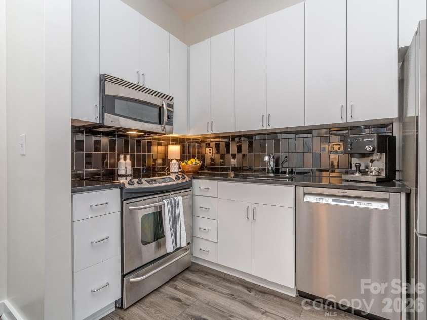 525 Sixth Street, Charlotte, NC 28202.  MLS# CAR4302449, YatesRealty ID 5992. 