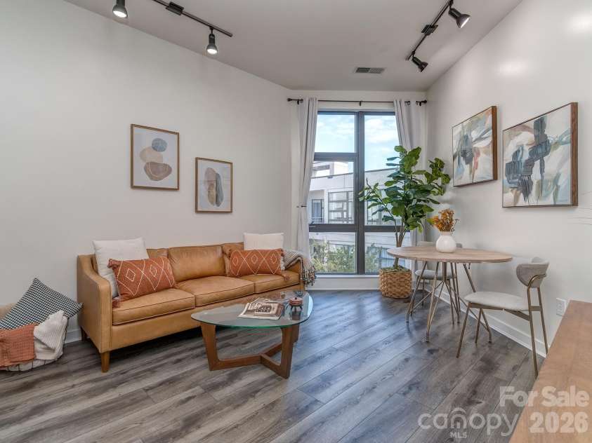 525 Sixth Street, Charlotte, NC 28202.  MLS# CAR4302449, YatesRealty ID 5992. 