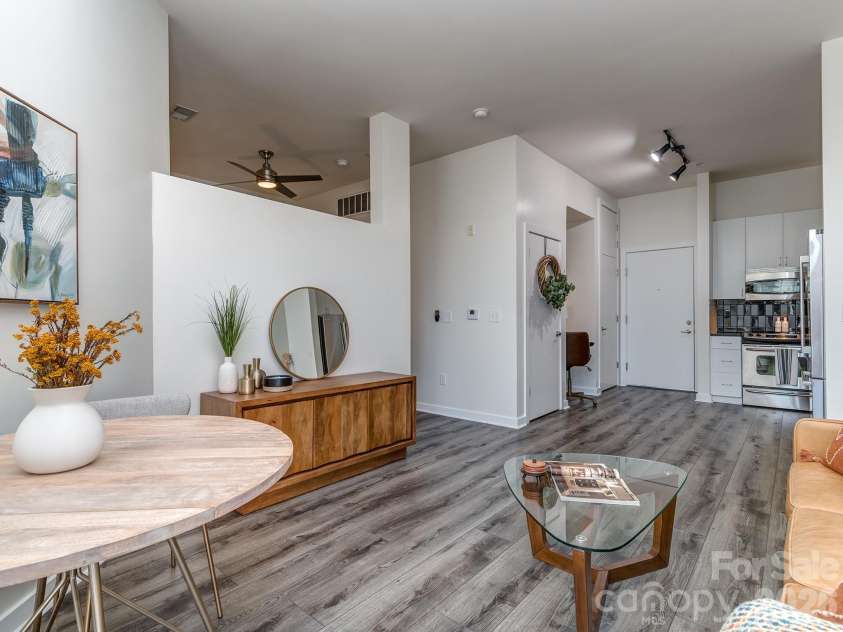 525 Sixth Street, Charlotte, NC 28202.  MLS# CAR4302449, YatesRealty ID 5992. 