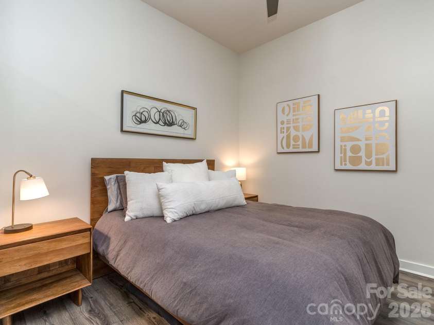 525 Sixth Street, Charlotte, NC 28202.  MLS# CAR4302449, YatesRealty ID 5992. 