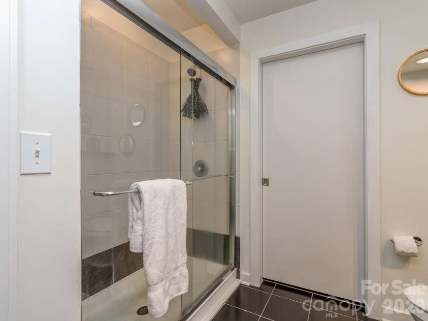 525 Sixth Street, Charlotte, NC 28202.  MLS# CAR4302449, YatesRealty ID 5992. 