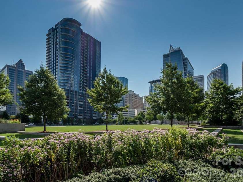 525 Sixth Street, Charlotte, NC 28202.  MLS# CAR4302449, YatesRealty ID 5992. 