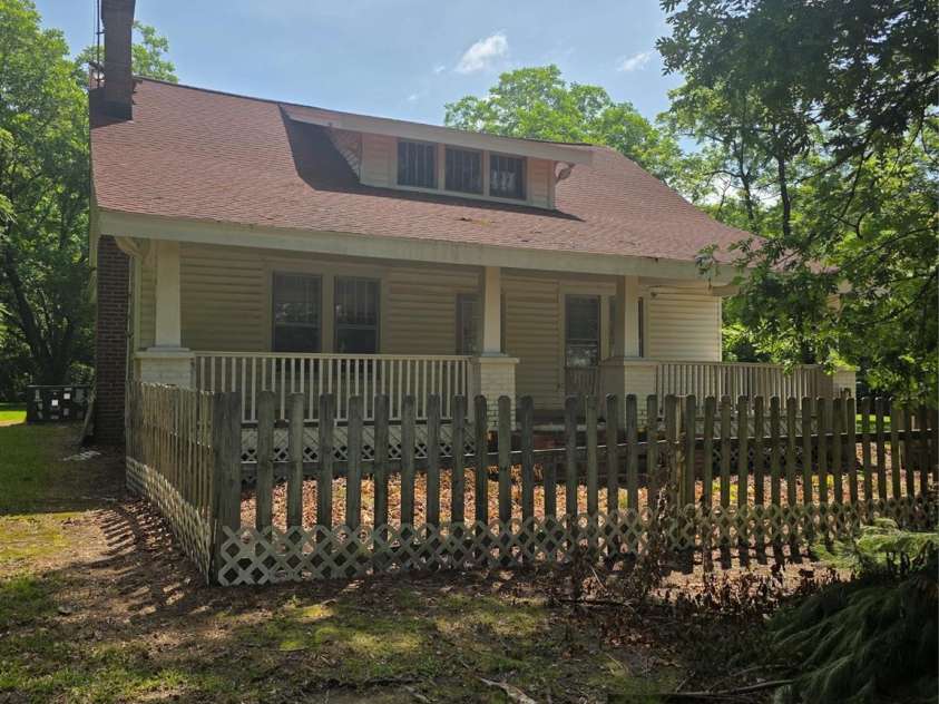 330 Plank Road, Wadesboro, NC 28170.  MLS# CAR4288602, YatesRealty ID 5994. 