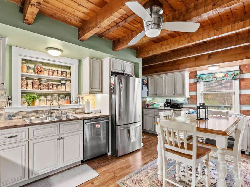 407 Carpenter Road, Newland, NC 28657.  MLS# CAR4237272, YatesRealty ID 5994. KITCHEN