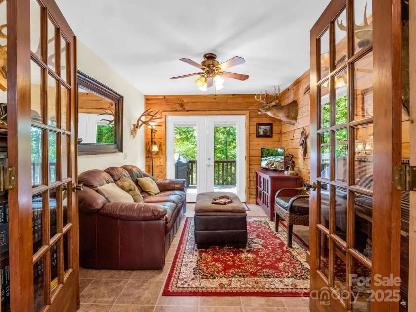 117 Jasmin Drive, Lake Lure, NC 28746.  MLS# CAR4170508, YatesRealty ID 5996. 117 Jasmin Dr Lake Lure NC 28746