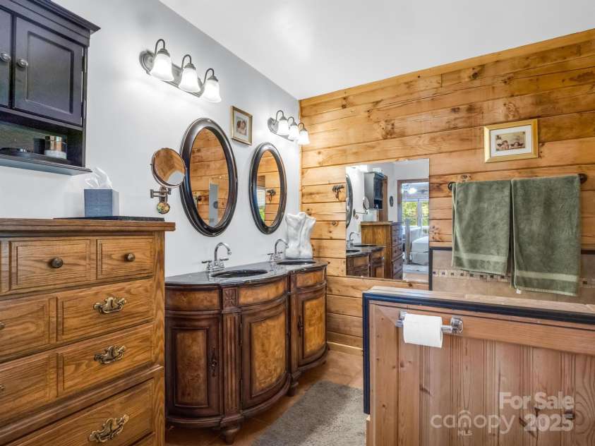 117 Jasmin Drive, Lake Lure, NC 28746.  MLS# CAR4170508, YatesRealty ID 5996. 117 Jasmin Dr Lake Lure NC 28746