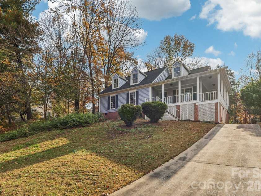 5618 All Saints Lane, Charlotte, NC 28226.  MLS# CAR4320459, YatesRealty ID 5996. 