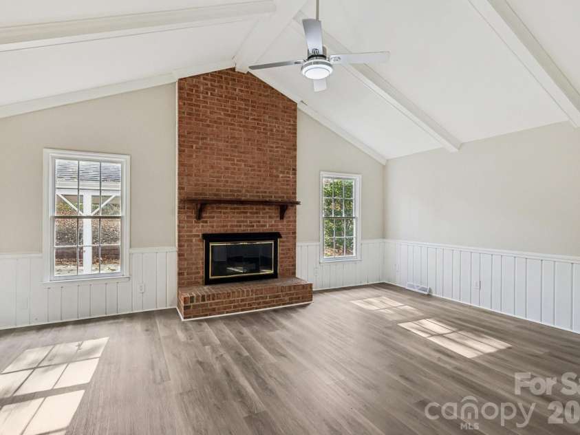5618 All Saints Lane, Charlotte, NC 28226.  MLS# CAR4320459, YatesRealty ID 5996. 