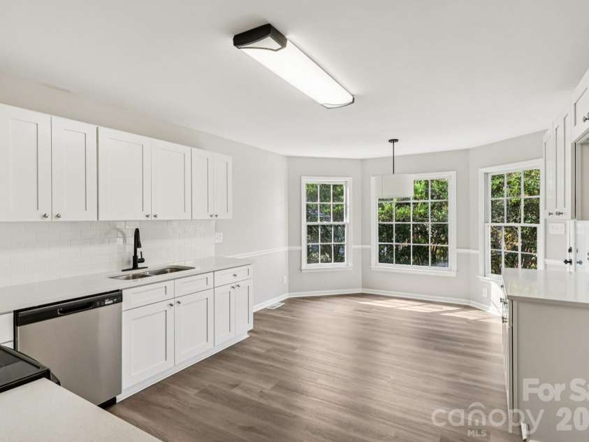 5618 All Saints Lane, Charlotte, NC 28226.  MLS# CAR4320459, YatesRealty ID 5996. 