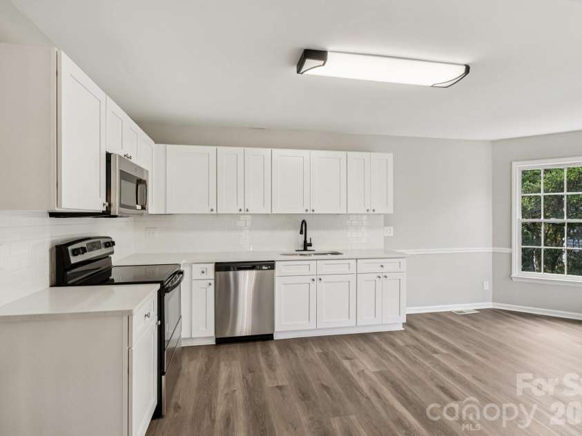5618 All Saints Lane, Charlotte, NC 28226.  MLS# CAR4320459, YatesRealty ID 5996. 