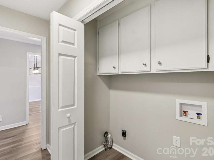 5618 All Saints Lane, Charlotte, NC 28226.  MLS# CAR4320459, YatesRealty ID 5996. 
