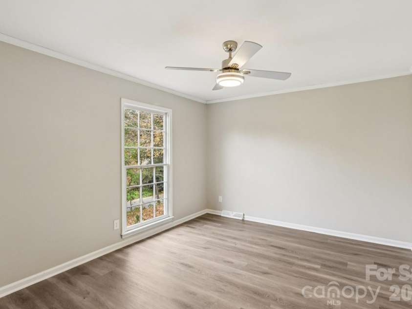 5618 All Saints Lane, Charlotte, NC 28226.  MLS# CAR4320459, YatesRealty ID 5996. 