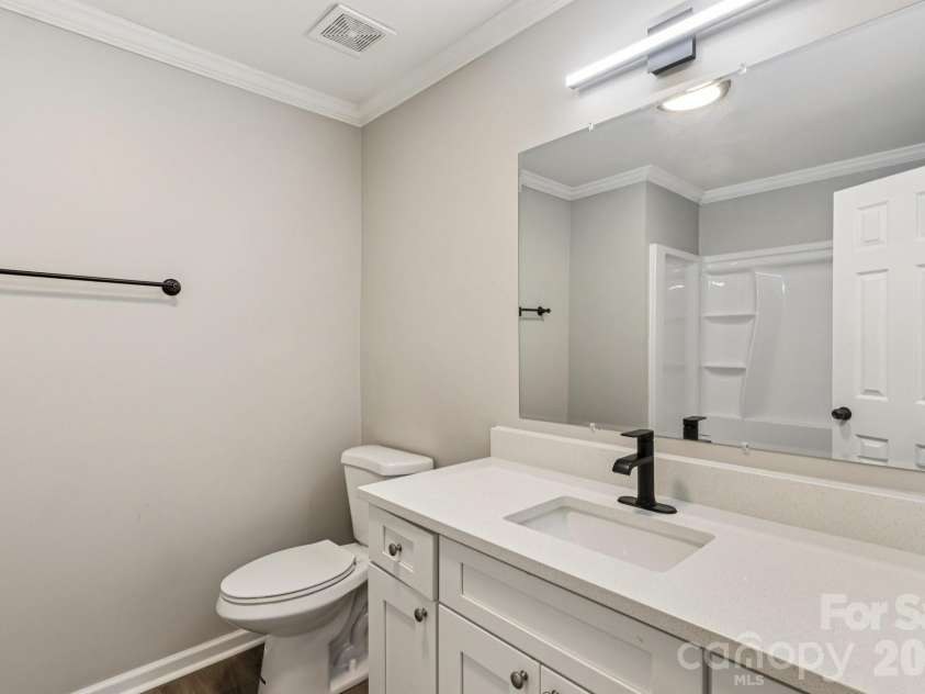 5618 All Saints Lane, Charlotte, NC 28226.  MLS# CAR4320459, YatesRealty ID 5996. 