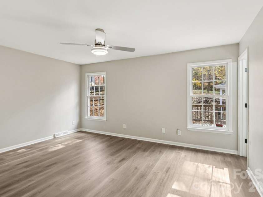 5618 All Saints Lane, Charlotte, NC 28226.  MLS# CAR4320459, YatesRealty ID 5996. 