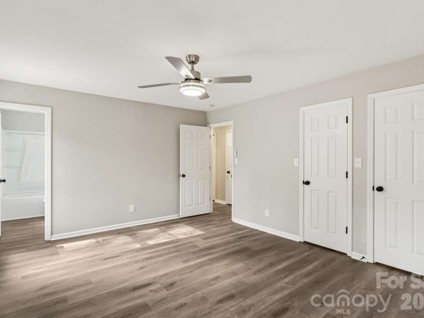 5618 All Saints Lane, Charlotte, NC 28226.  MLS# CAR4320459, YatesRealty ID 5996. 
