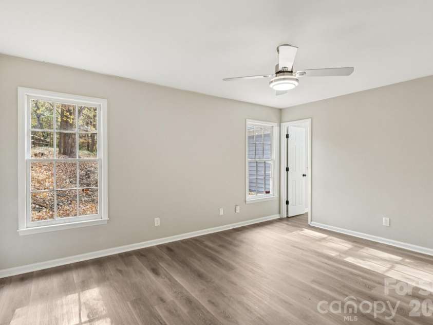 5618 All Saints Lane, Charlotte, NC 28226.  MLS# CAR4320459, YatesRealty ID 5996. 