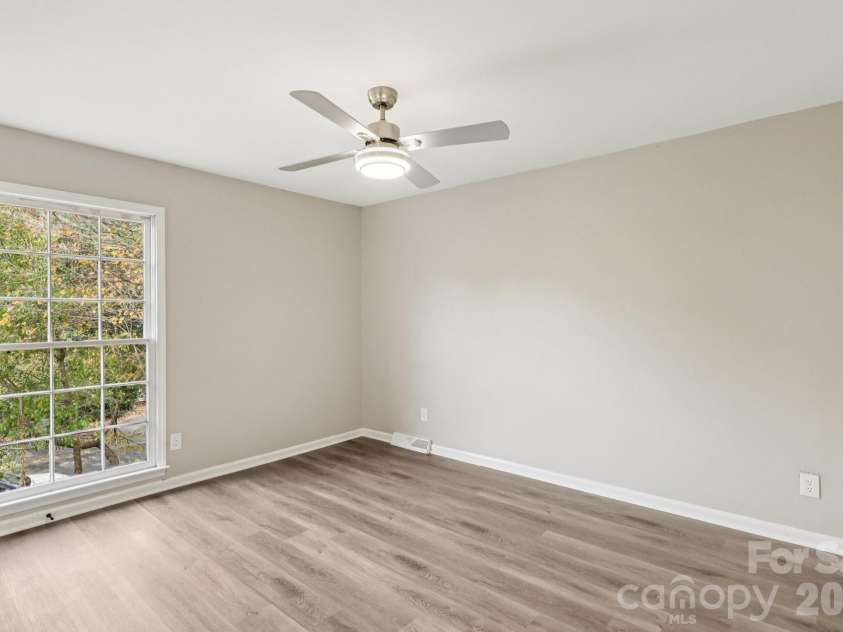 5618 All Saints Lane, Charlotte, NC 28226.  MLS# CAR4320459, YatesRealty ID 5996. 