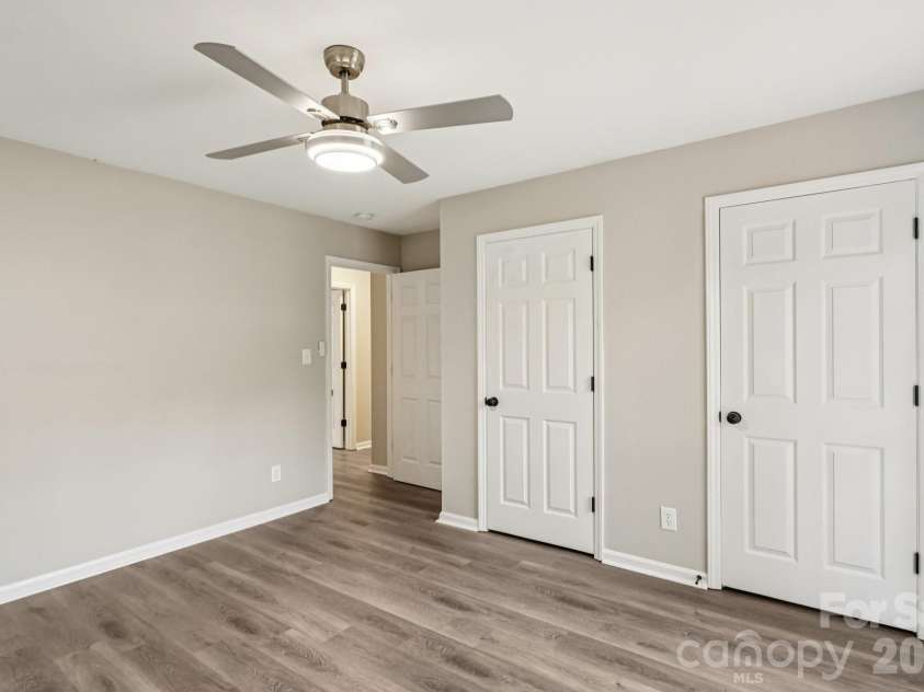5618 All Saints Lane, Charlotte, NC 28226.  MLS# CAR4320459, YatesRealty ID 5996. 