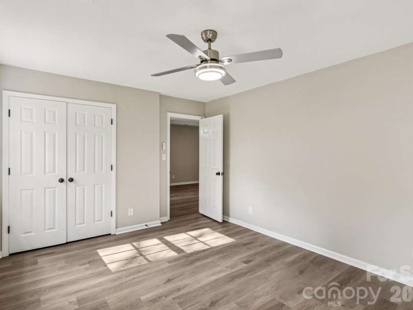 5618 All Saints Lane, Charlotte, NC 28226.  MLS# CAR4320459, YatesRealty ID 5996. 