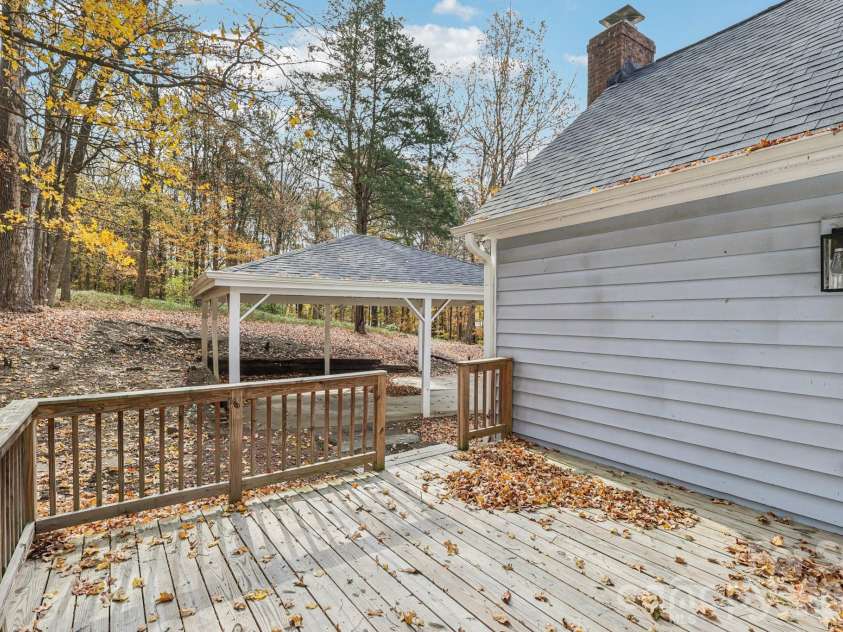 5618 All Saints Lane, Charlotte, NC 28226.  MLS# CAR4320459, YatesRealty ID 5996. 