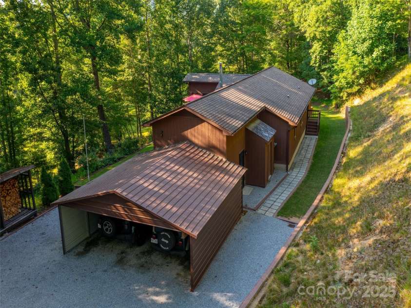 173 Cherokee Springs Trail, Hendersonville, NC 28739.  MLS# CAR4233123, YatesRealty ID 5997. 