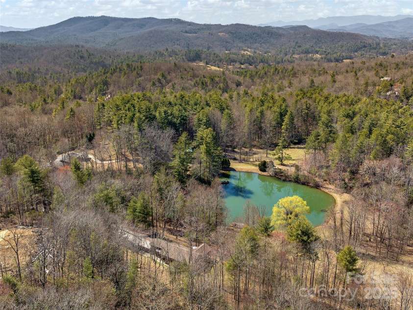 173 Cherokee Springs Trail, Hendersonville, NC 28739.  MLS# CAR4233123, YatesRealty ID 5997. You will be impressed!