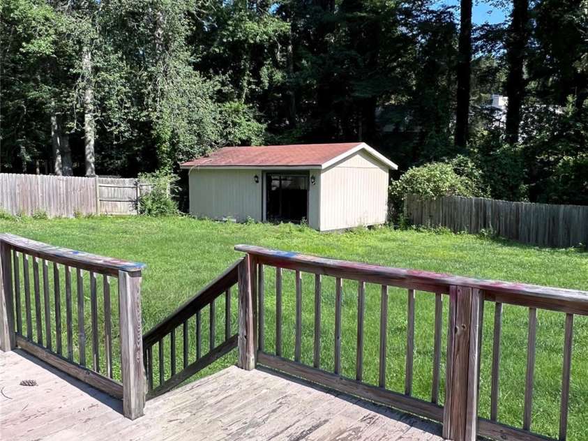 150 Piney Ridge Drive, Hendersonville, NC 28791.  MLS# CAR4351745, YatesRealty ID 5998. 