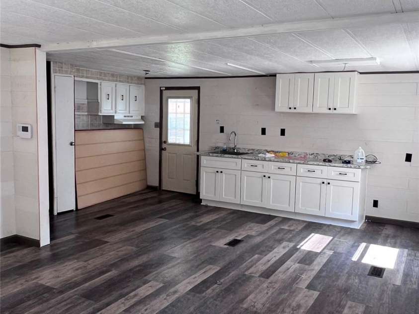 150 Piney Ridge Drive, Hendersonville, NC 28791.  MLS# CAR4351745, YatesRealty ID 5998. 