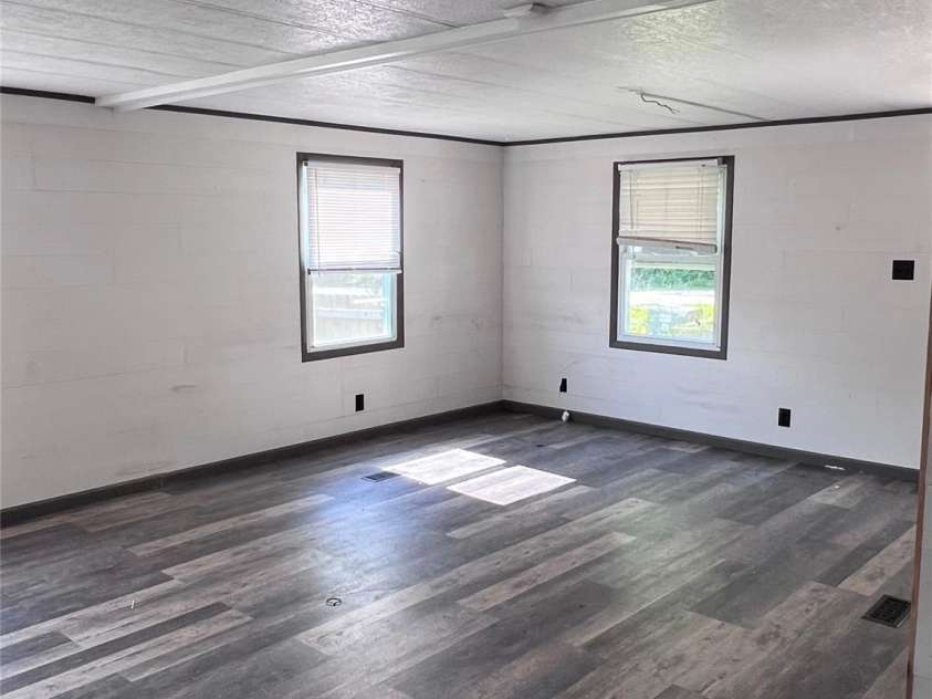 150 Piney Ridge Drive, Hendersonville, NC 28791.  MLS# CAR4351745, YatesRealty ID 5998. 
