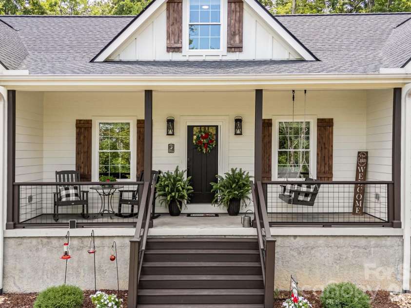 70 Jp Huggins Drive, Hendersonville, NC 28791.  MLS# CAR4277008, YatesRealty ID 5999. 