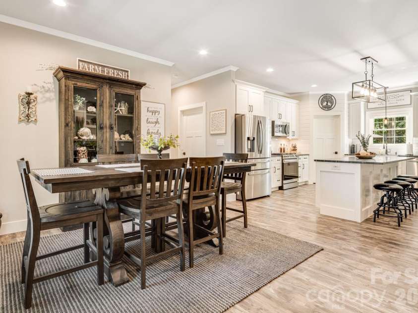 70 Jp Huggins Drive, Hendersonville, NC 28791.  MLS# CAR4277008, YatesRealty ID 5999. 