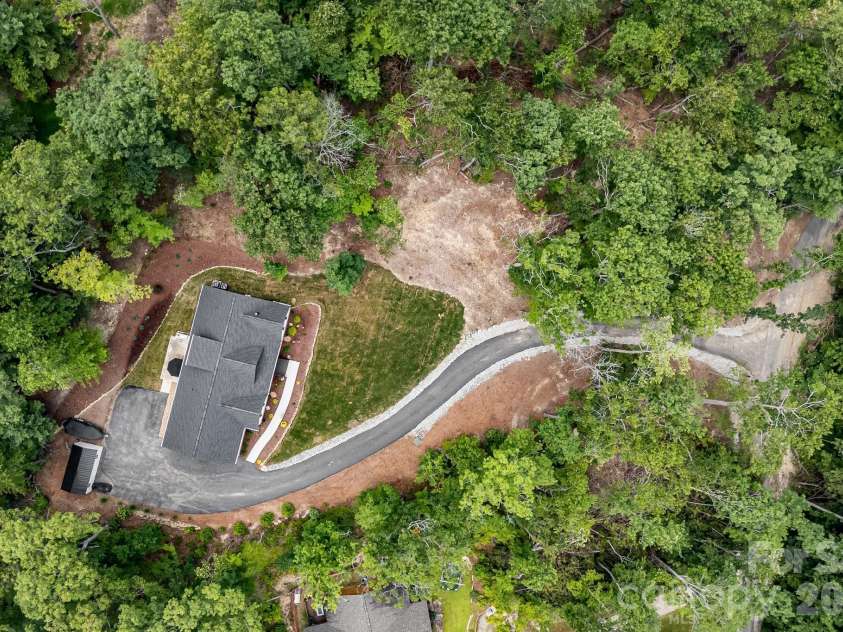 70 Jp Huggins Drive, Hendersonville, NC 28791.  MLS# CAR4277008, YatesRealty ID 5999. 