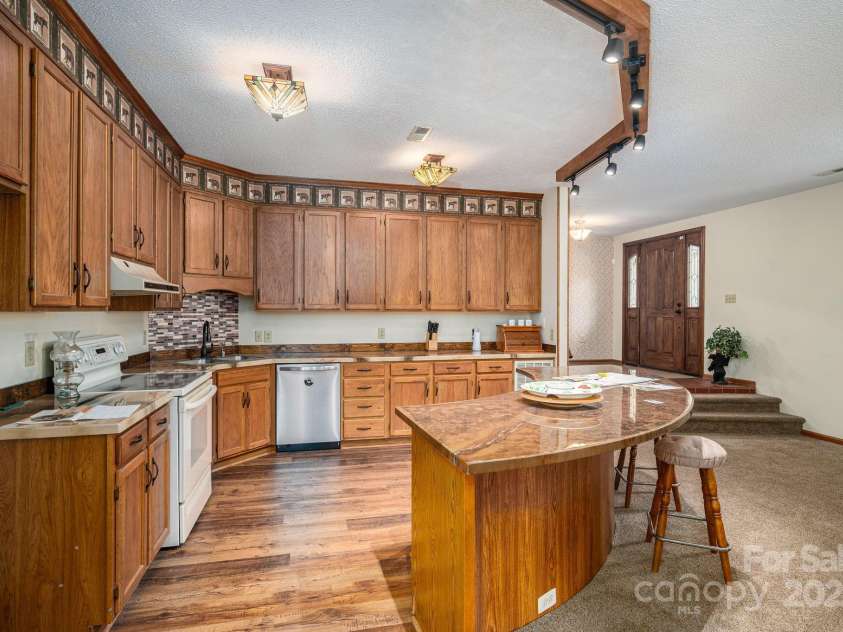 7424 Windy Pine Circle, Denver, NC 28037.  MLS# CAR4306658, YatesRealty ID 5999. 